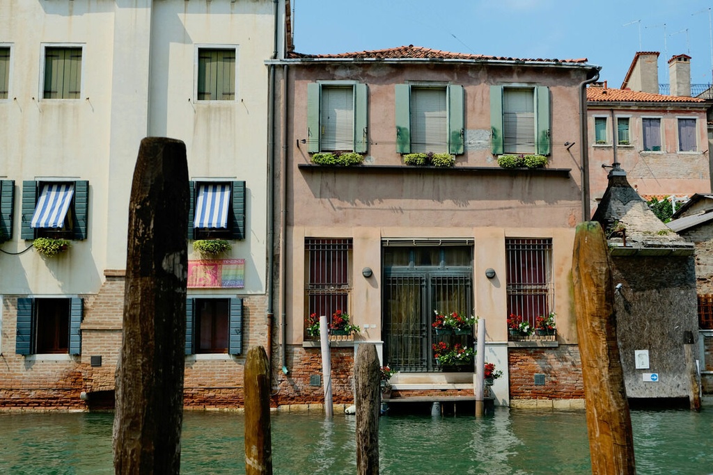 Sotexki Canal House